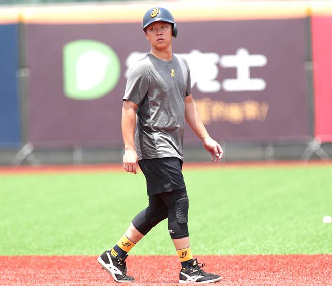 中信兄弟詹子贤害怕疫苗副作用影响成绩。（郑任南摄）