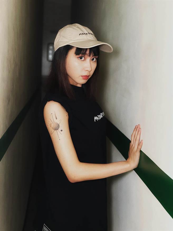 李芷婷送给自己的二十岁纪念礼物是刺青。 (YUYU ACTIVE 提供)