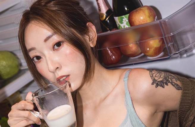 翁馨仪和张菲次子张少怀婚后育有一对儿女。(图／翻摄自脸书)