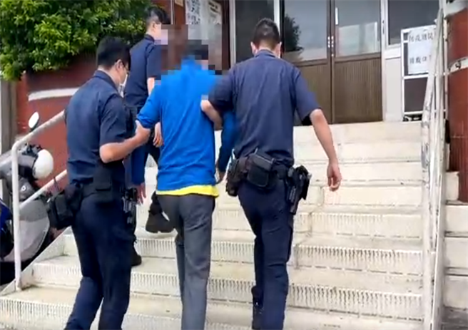 高雄惊传杀妻，凤山区一名莽夫猛刺老婆8刀呆坐客厅落网 。（读者提供）