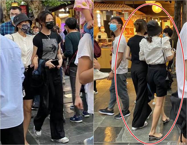 野生章子怡和小苹果逛街，母女手勾手互动亲密。（图／取材自M芒果青青微博）