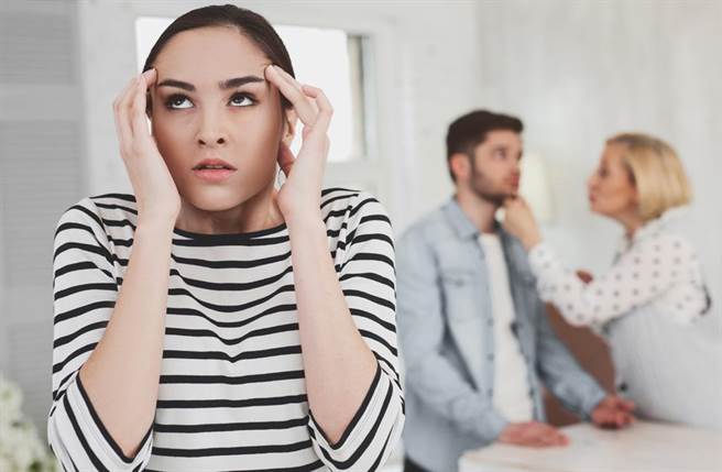 一名人妻想拜访姊姊，婆婆竟回：「不能用打电话的就好喔？」，让人妻相当傻眼。（示意图，达志影像/shutterstock）