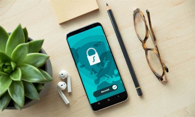 上班中找时间让自己「微休息」，有助提升效率。(示意图/Shutterstock)
