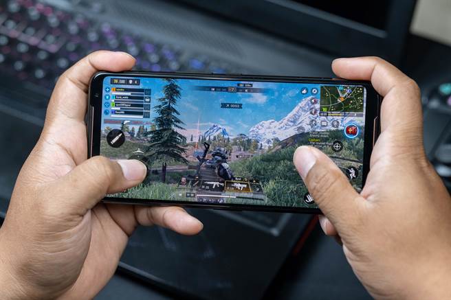 大陆单身独居人口渐增，刺激各类商机包含打游戏。（示意图，shutterstock）