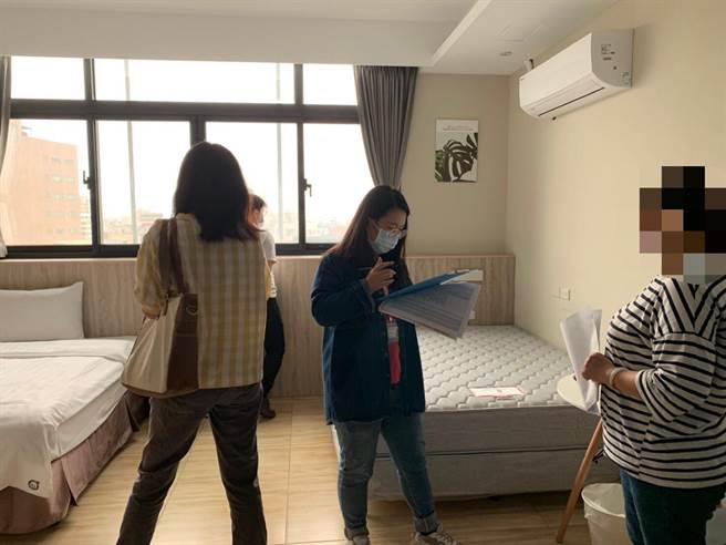 彰化县卫生局会同城观处，本月起启动防疫旅馆总体检，针对全县15处防疫旅馆加强稽查，了解是否有混住情形，并再加强员工感染管控概念。（彰化县卫生局提供／谢琼云彰化传真）