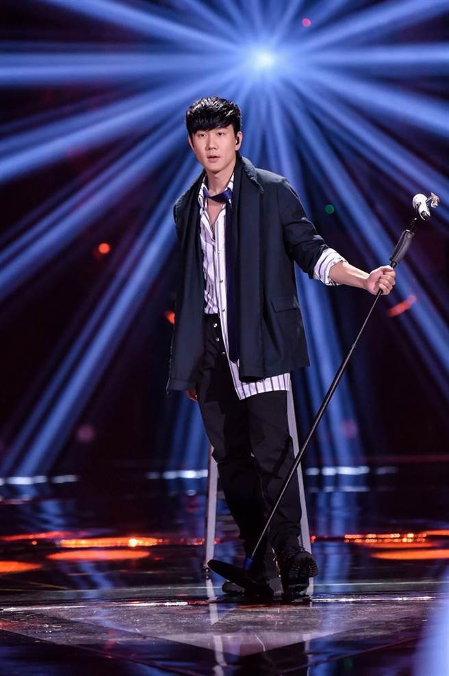 林俊杰重新演绎〈输了你赢了世界又如何〉令人惊艳。（资料照／JFJ Productions提供）