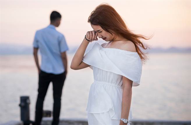 天秤座、射手座、天蠍座及獅子座的人孽緣最多，每次談戀愛總是無法盡如人意。（圖／Shutterstock）