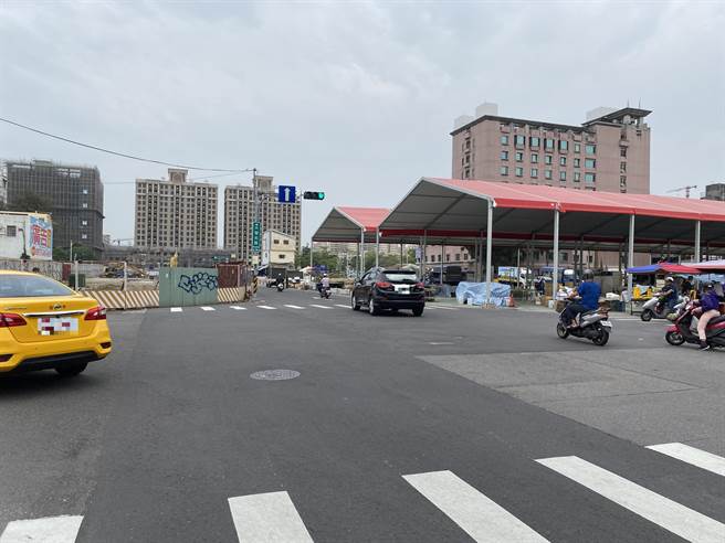 武德街將拓寬，除帶來交通便捷，可望促進周邊商業與建設發展。（張妍溱攝）