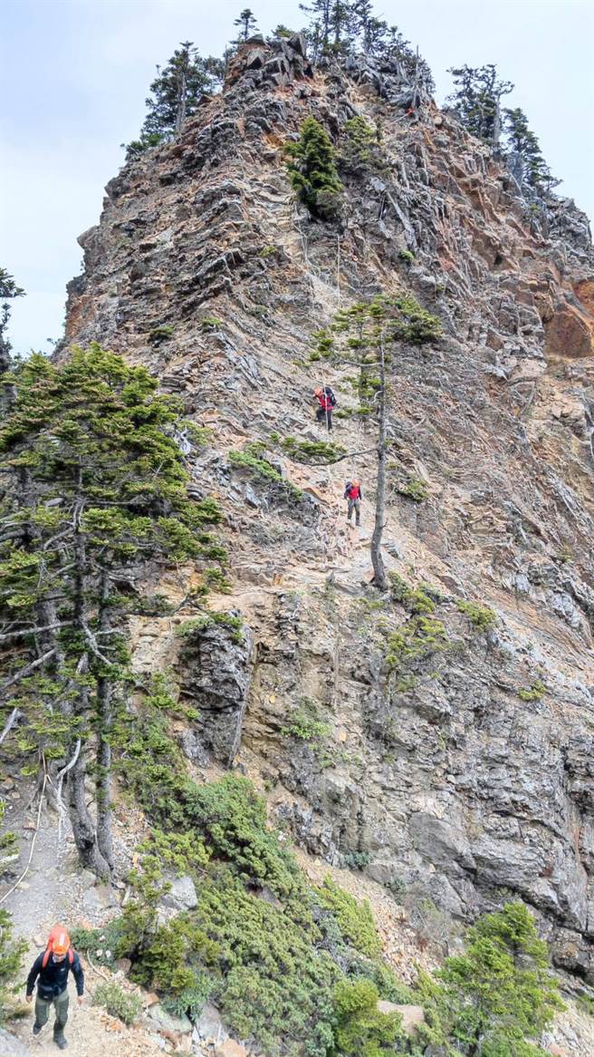 台湾百岳名山「 十峻」之一的品田山，3日发生山难意外。（罗浚滨翻摄）