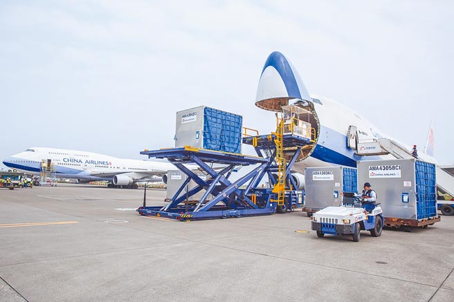 华航全力维持货运运力供给量以确保获利。（华航提供）