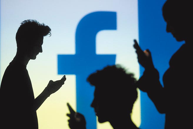 脸书等社群平台封锁帐号，有侵害言论自由之虞。（路透）