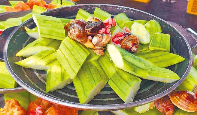 云林县斗六市「斗六丝瓜节」登场，打响「LV级翠玉丝瓜」名气。（云林县政府提供／张朝欣云林传真）