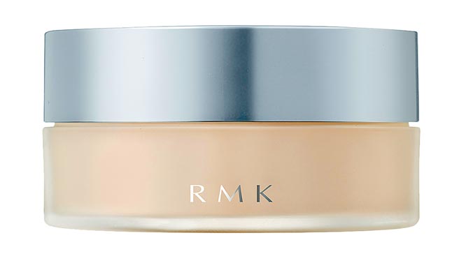 RMK透光空气感蜜粉8.5g，1600元。（RMK提供）