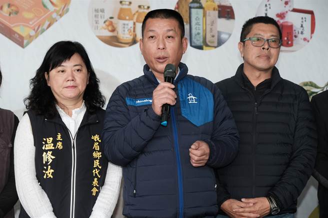 峨眉乡长王增忠（中）涉LED路灯汰换採购贪瀆案，检方依贪污治罪条例等罪嫌提起公诉。（罗浚滨摄）