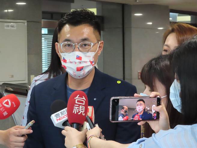 拉拢高民调卢秀燕？江启臣：党中央跟各县市密切合作。（叶德正摄）