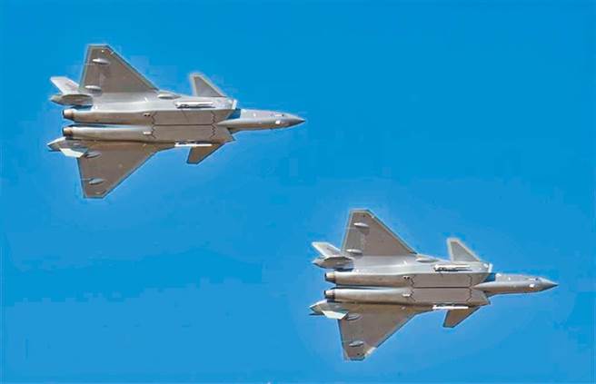 圖為大陸殲-20戰機。（摘自新浪軍事）