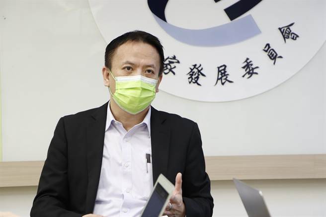 国发会副主委施克和表示，产业对人工智慧应用服务、离岸风力发电、IC设计等，人才需求最具急迫性。(国发会提供)