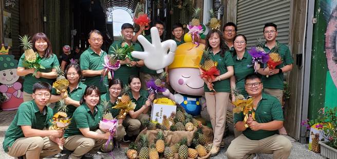 大树是凤梨的故乡，为抢攻母亲节商机，大树姑山仓库举办「凤梨泡泡」系列活动。（柯宗纬翻摄）