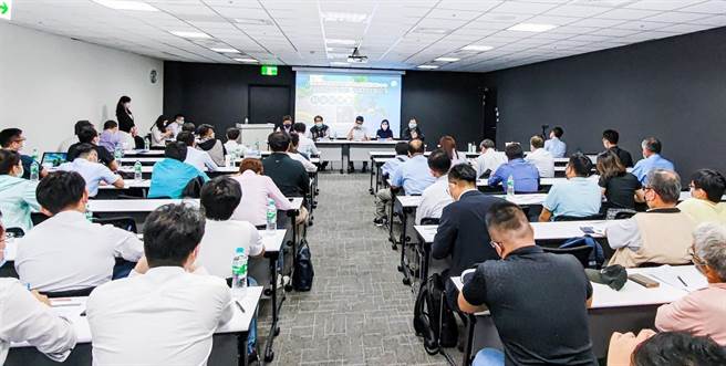 台中市水利局举办水湳水资源回收中心放流水回收再利用计画招商说明会，厂商出席踊跃。（台中市水利局提供／王文吉台中传真）