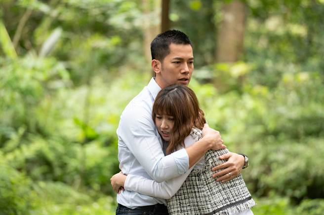 方志友在梁瀚名面前裝委屈。（TVBS提供）