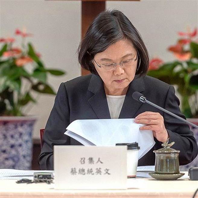 藻礁三接再外推方案，总统喊话，更多力量集结，才能面对充满变局的2021年。摘自蔡英文脸书