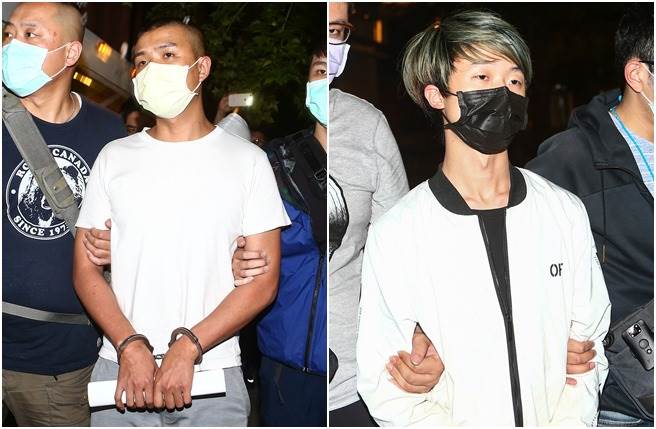 泼蟑4嫌赴中山分局投案打错算盘，当场遭警拘捕上铐，图为泼蟑的许姓、曹姓嫌犯。（邓博仁摄）