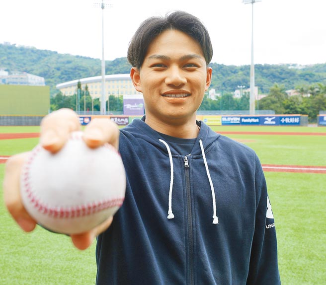 徐若熙在爆红以后外界关注倍增，甚至也有谩骂讯息，但在20岁的年纪竟然能说「看看就好，不会太在意」，是相当不简单的事。（季志翔摄）