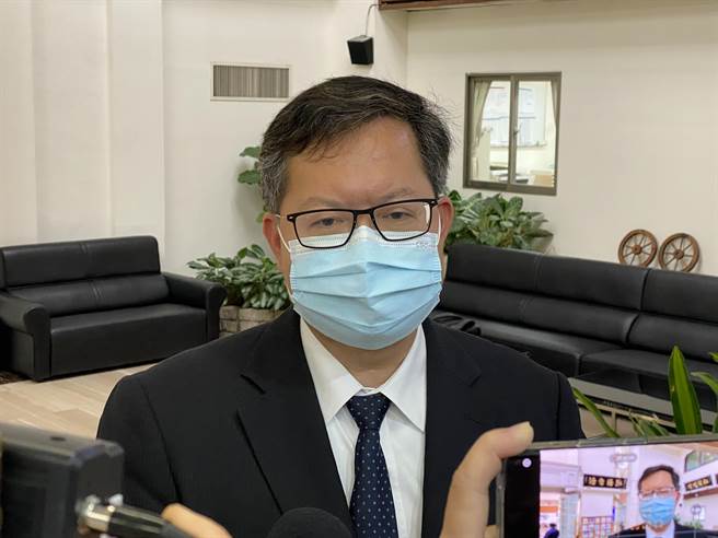 桃园市长郑文灿说，诺富特採「分层使用」是符合当时防疫的规定，但他认为未来机组员防疫旅馆都必须要独栋或单一旅馆。(蔡依珍摄)