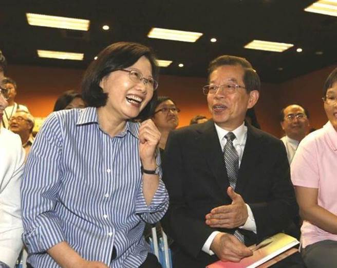 前立法委员林郁方痛批痛批蔡英文(图左)谢长廷(图右)都做无用的艺妓外交。 (陈振堂摄)