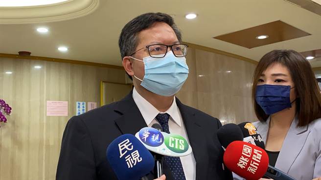 桃园市长郑文灿5日表示，目前中央未规定要公布，若中央流行疫情指挥中心决定防疫旅馆透明化，桃园市政府就会依照规定执行。(蔡依珍摄)