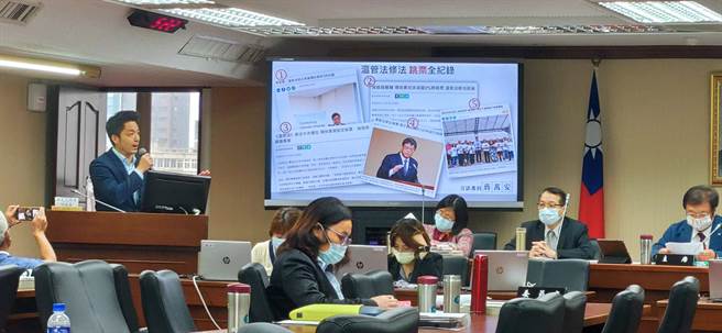 立法院社會福利及衛生環境委員會今天邀請勞動部、環保署預算解凍報告。（林良齊攝）