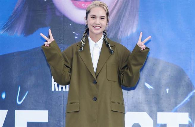 杨丞琳近日帮爱犬Yumi庆祝16岁生日。（图／中时资料照）