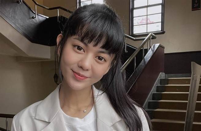 白痴公主是着名的搞怪美少女，她以无厘头风格和不做作个性，拥有超夯人气。（图／取材自白痴公主脸书）