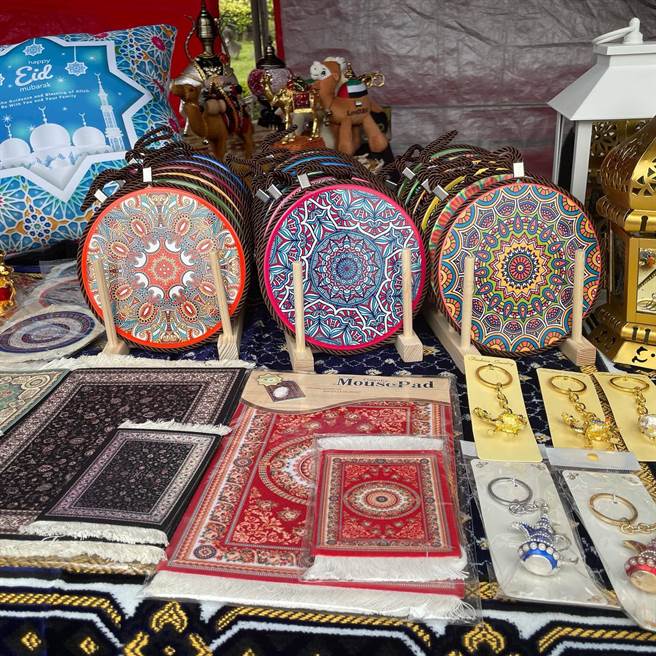 穆斯林文化的纹样别具特色，可为生活空间带来异国氛围。（图／杜拜皇宫 Dubai Palace）