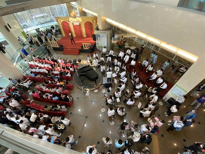 中国医药大学附设医院与林增连慈善基金会，5日晚间再度共同举办「相信希望相信爱慈善音乐会系列活动-歌剧媚影」。（冯惠宜摄）