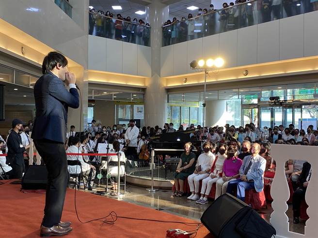 中国医药大学附设医院与林增连慈善基金会，5日晚间再度共同举办「相信希望相信爱慈善音乐会系列活动-歌剧媚影」。（冯惠宜摄）