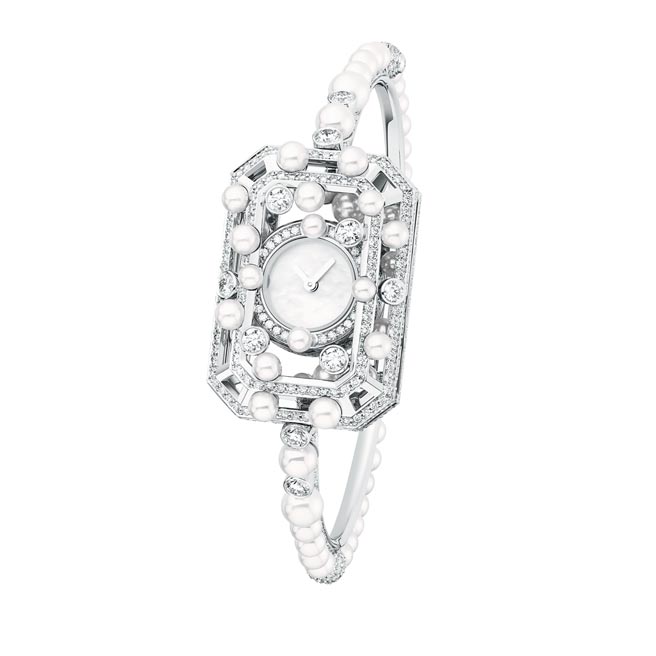 香奈儿Bubbly Stopper珠宝表，以珍珠和钻石勾勒八角形瓶盖的轮廓，462万元。（CHANEL提供）