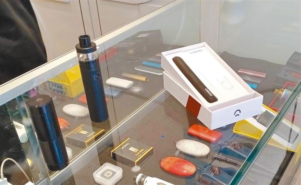 台北市議會5日二讀會審查「新興菸品管理自治條例」草案，但會中針對加熱菸是否列入納管意見分歧，因此全案暫擱。（本報資料照片）