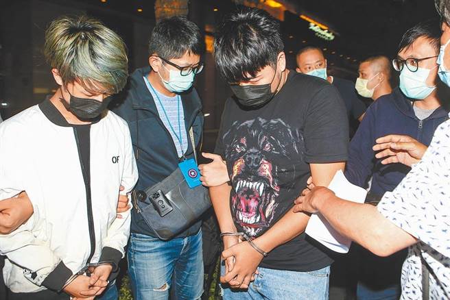 「小强之乱」5名泼蟑嫌犯，4名成年男子遭检方声押禁见，台北地院准押1人，其余3人5万交保。（本报资料照片）