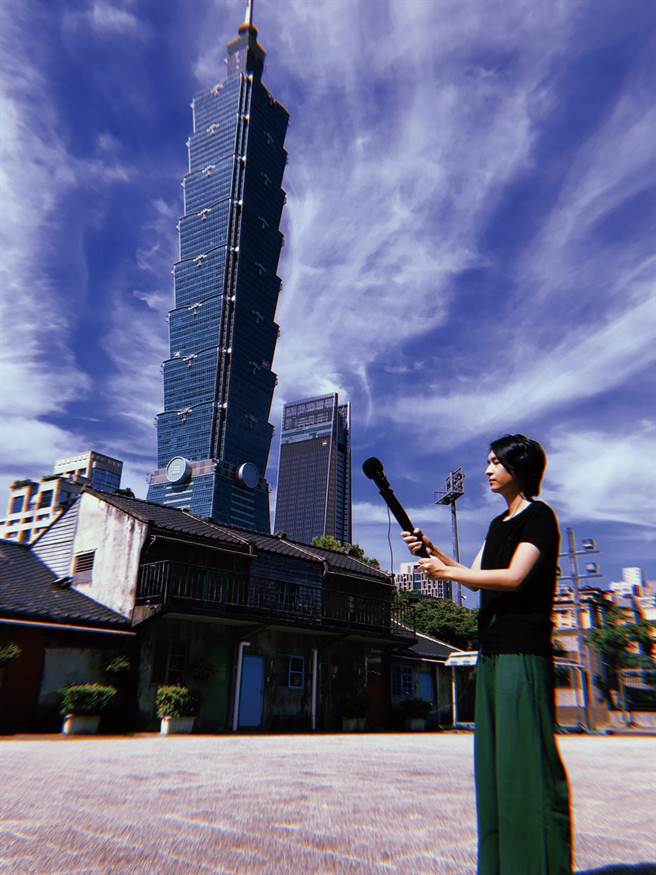 萧芸安行走各处收集台北的声音。（图／萧芸安）