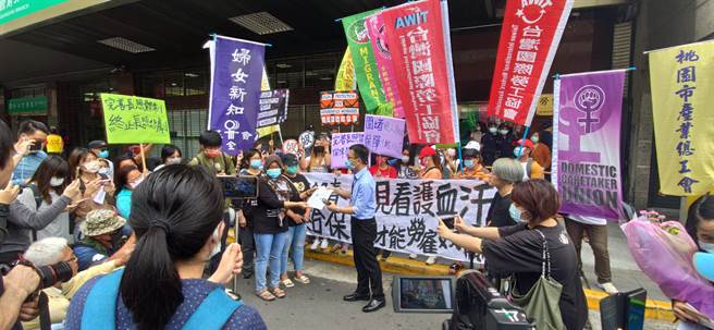 引发移工团体不满，今天赴劳动部抗议。（林良齐摄）