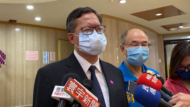 桃園市長鄭文燦表示，諾富特2館由CDC疫調、1館由觀光局將違規事實送觀光局裁罰。(蔡依珍攝)