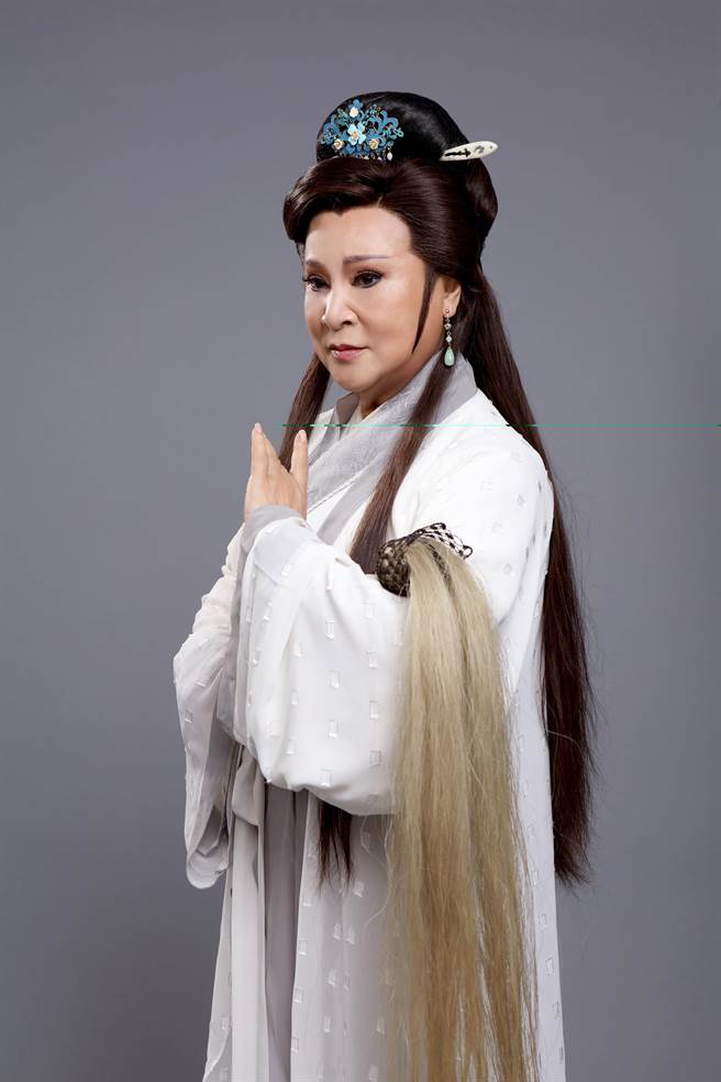 戲曲天后高玉珊（見圖）睽違30年再度與許秀年同台飆戲，搬演新作《當時月有淚》。（一心戲劇團提供）