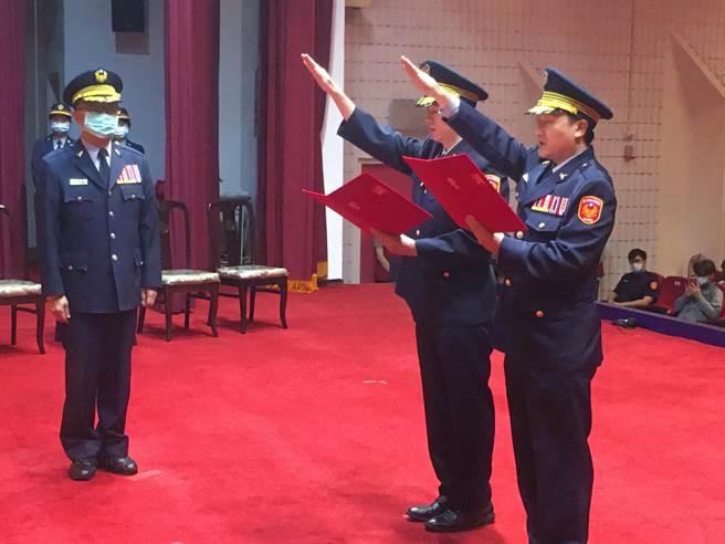 北市警局6日进行松山新任分局长的布达仪式。（陈鸿伟翻摄）