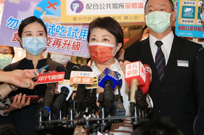 台中市長盧秀燕6日出席母親節活動時說，母親節前夕撞死別人的媽媽，造成別人家庭憾事，是一項重大惡行，絕對要嚴懲。（陳世宗攝）