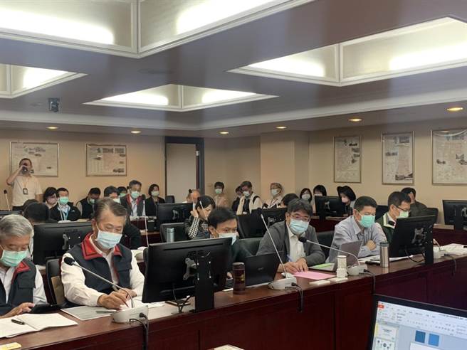 市警局督察室上午針對松山分局警紀案赴議會民政委員會進行專案報告。（張薷攝）