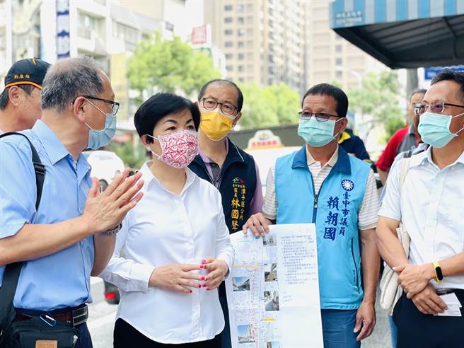 潭子頭家地區中山路沿線69仟伏特高壓電桿林立，立委楊瓊瓔邀相關單位會勘。（陳淑娥攝）