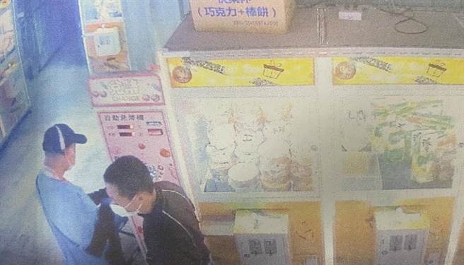 娃娃机双盗横行南部数月，归仁警方将2嫌拘提到案。(民眾提供／曹婷婷台南传真)