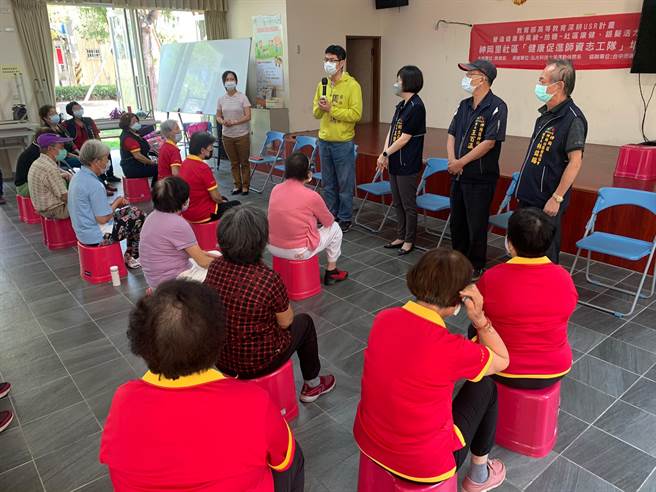 神冈区神冈里C据点长照站停摆近半年后，今天重新开张。（陈淑娥摄）