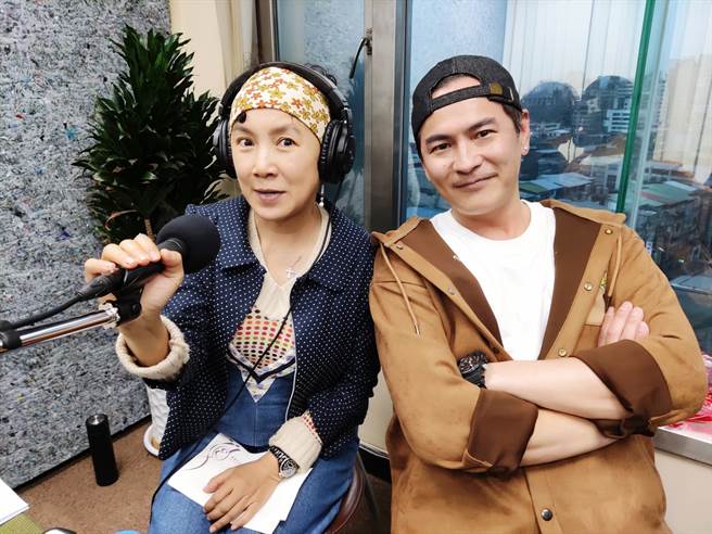 谢丽金、马国贤分享自身灵异事件迎夏天。(艾迪升传播提供)